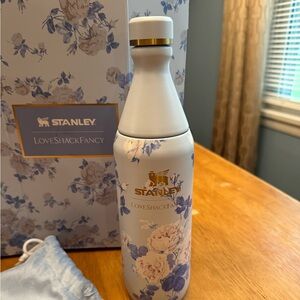 20OZ Loveshackfancy water bottle***Brand new in box***